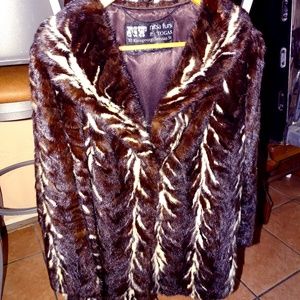 Nitsa Furs P. Togas